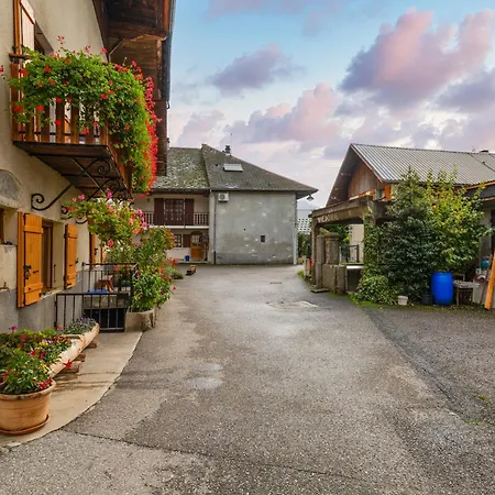 Maison Village Proche D'annecy Holiday home *